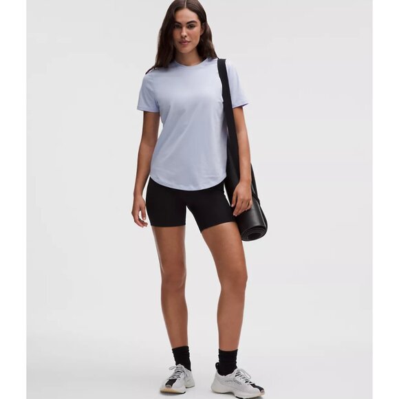 Lululemon Woman's Love Crewneck T-Shirt Sz 6 Light Blue Scoop Hem Short Sleeve - Picture 2 of 8